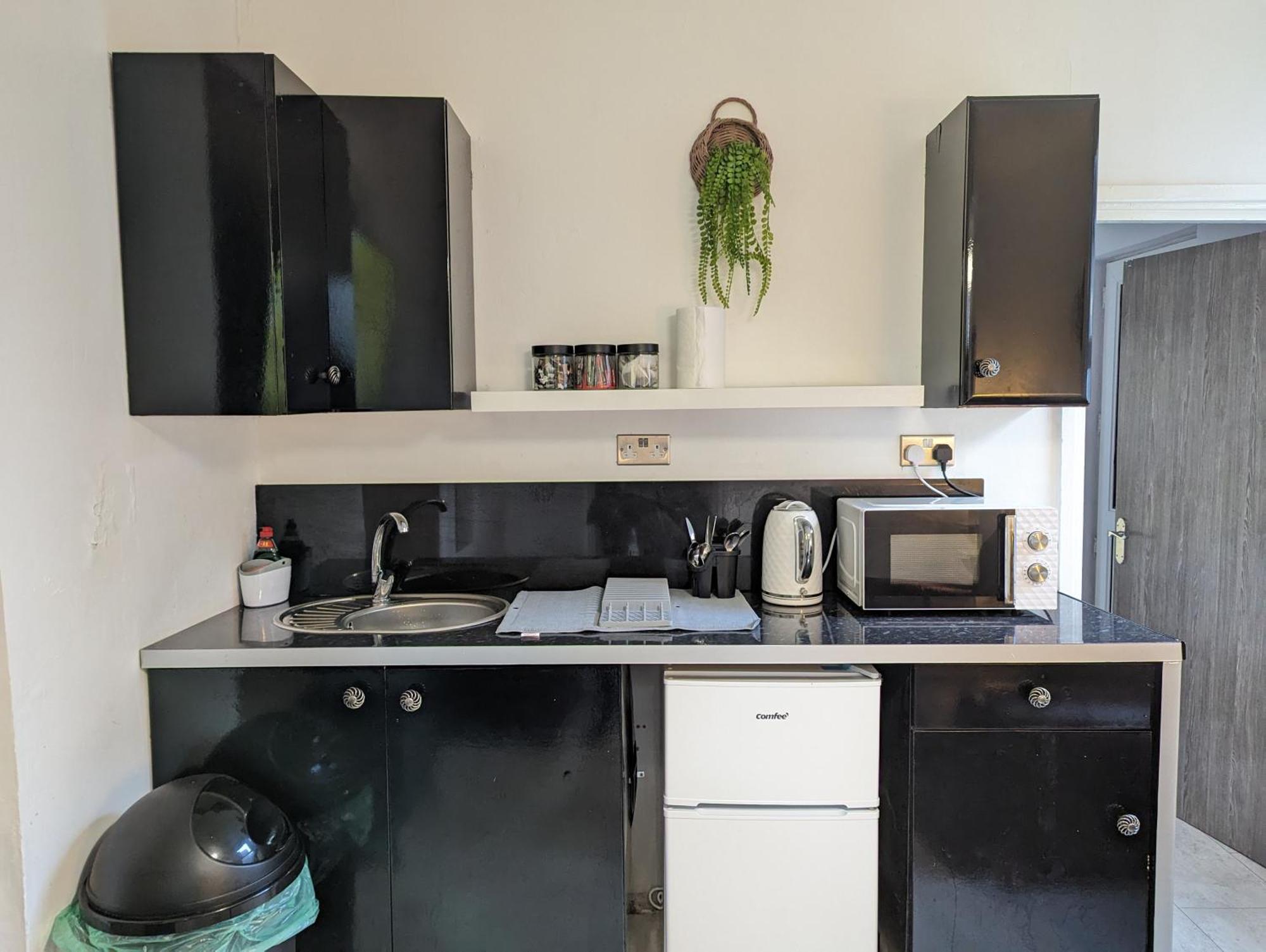 Inner-City Apartments - Basic Amenites Cardiff Kültér fotó