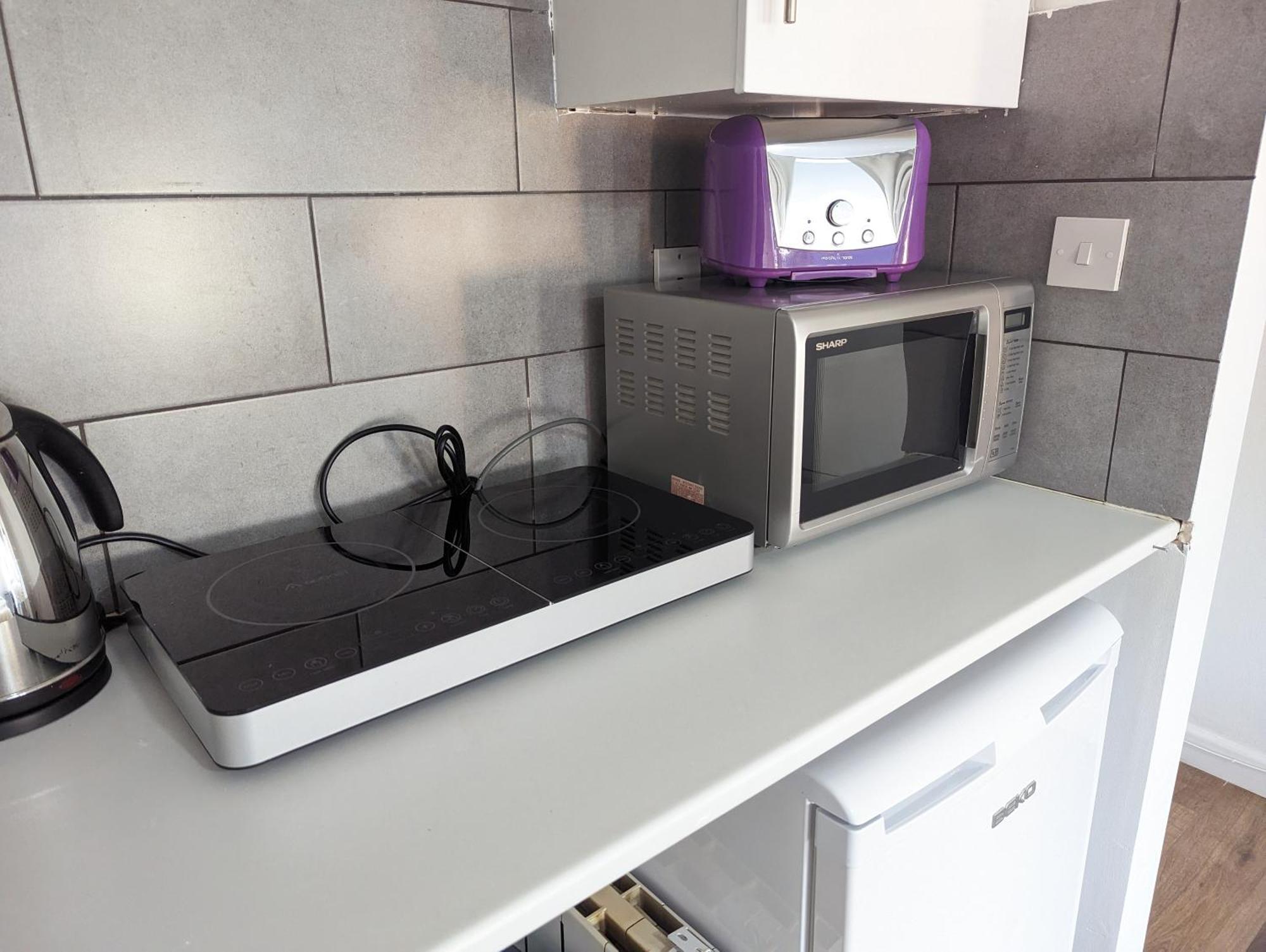 Inner-City Apartments - Basic Amenites Cardiff Kültér fotó
