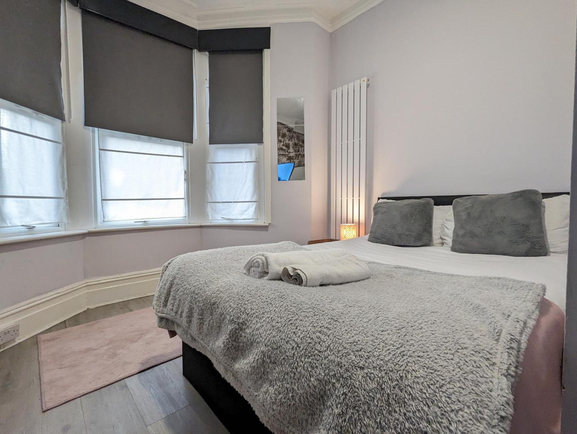 Inner-City Apartments - Basic Amenites Cardiff Kültér fotó