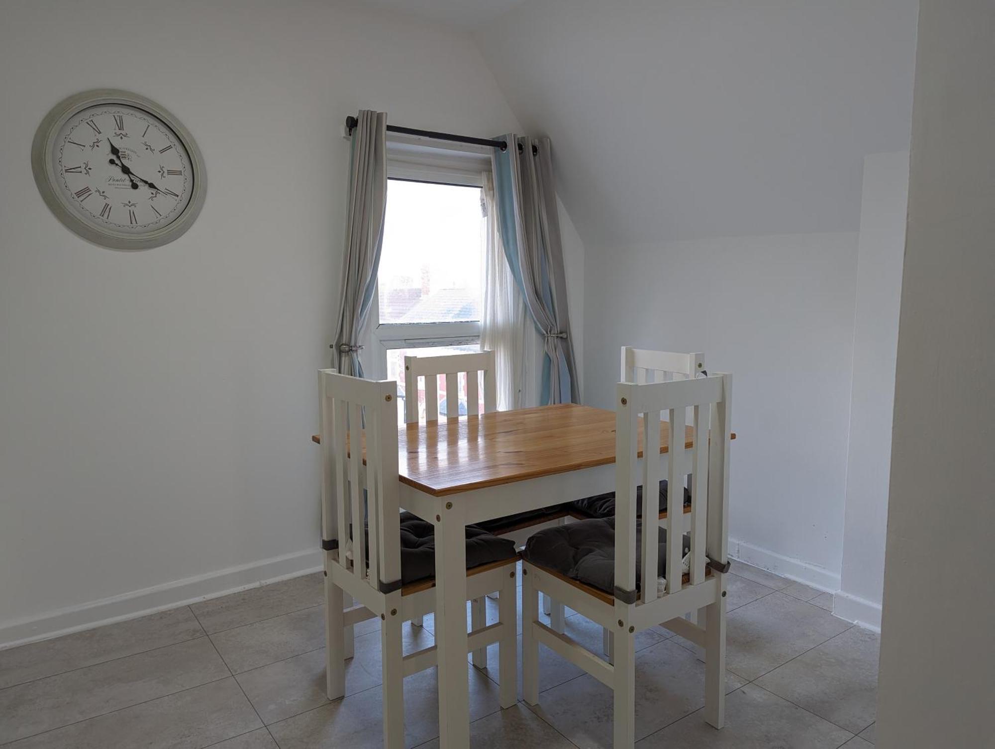 Inner-City Apartments - Basic Amenites Cardiff Kültér fotó