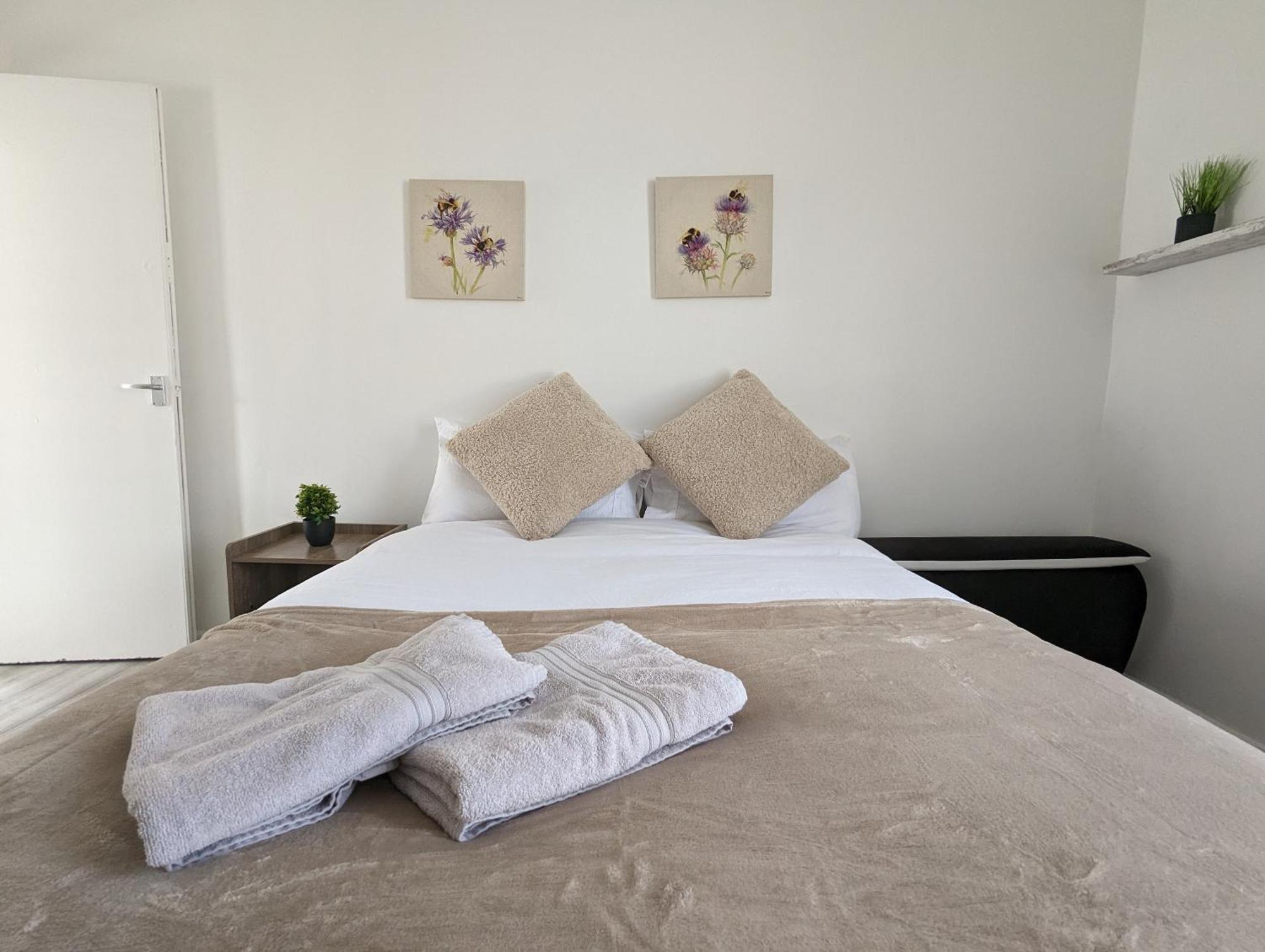Inner-City Apartments - Basic Amenites Cardiff Kültér fotó
