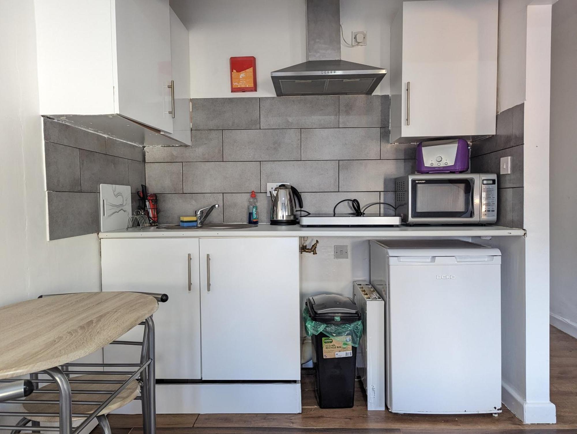 Inner-City Apartments - Basic Amenites Cardiff Kültér fotó
