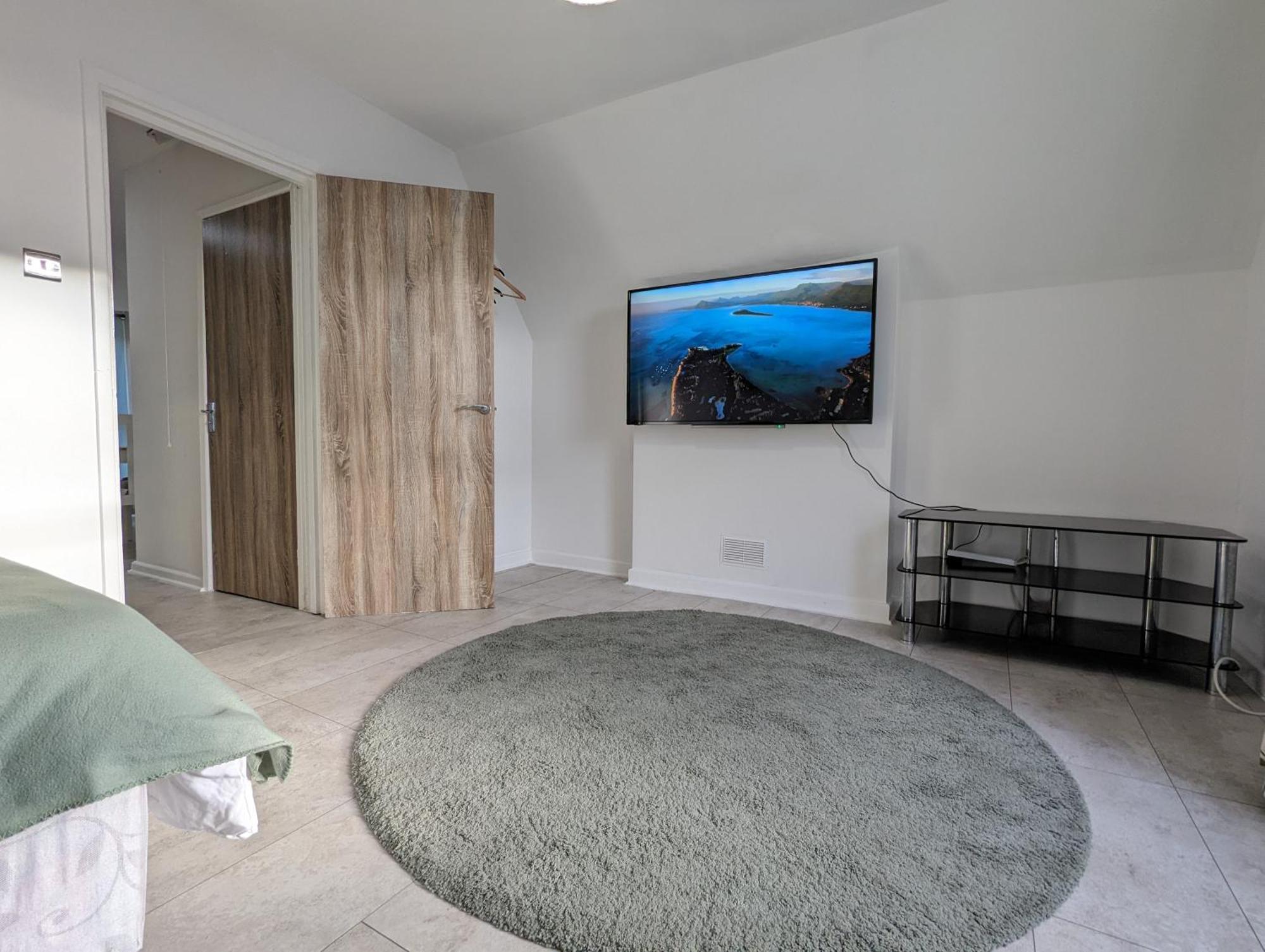 Inner-City Apartments - Basic Amenites Cardiff Kültér fotó