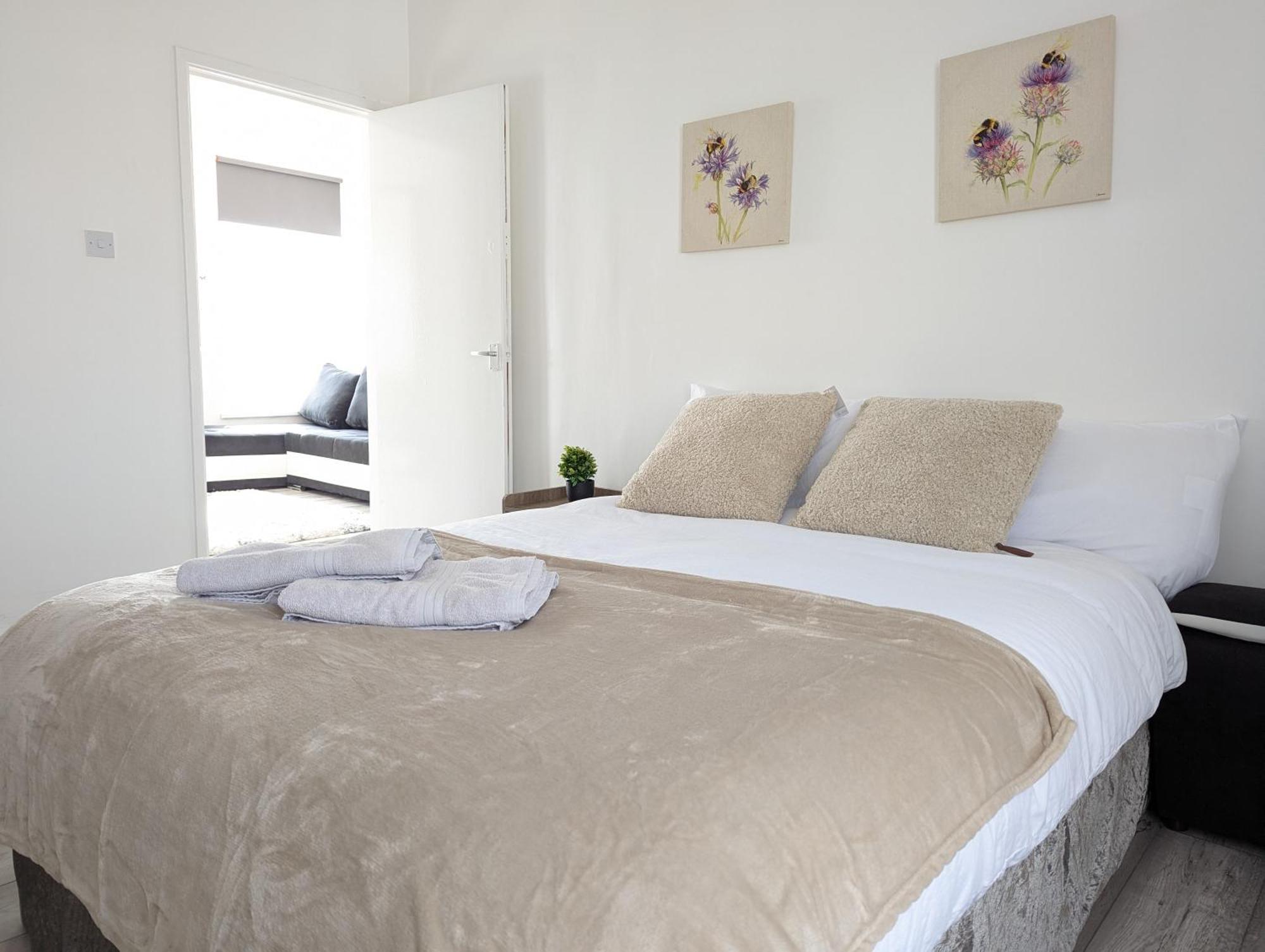 Inner-City Apartments - Basic Amenites Cardiff Kültér fotó