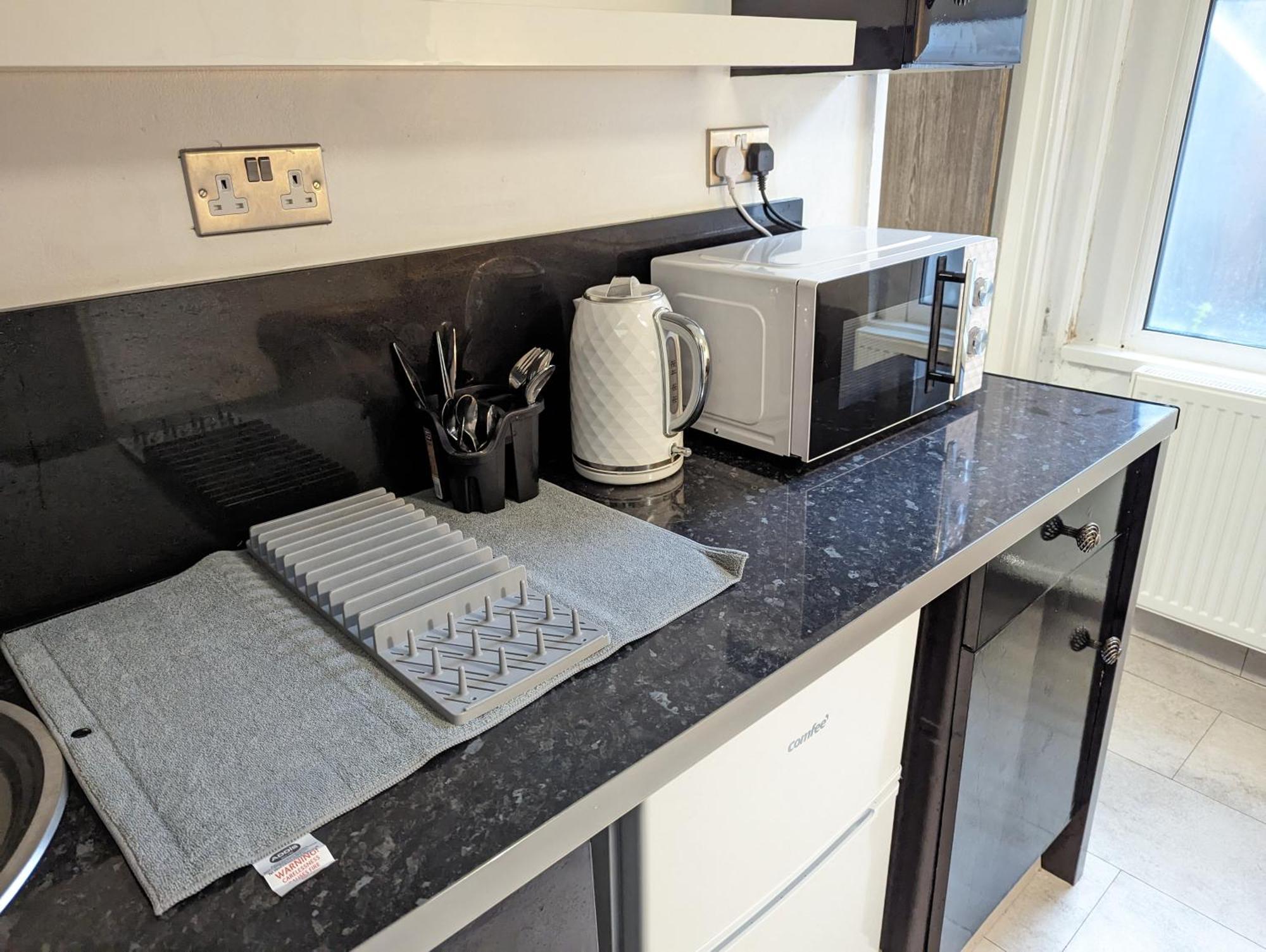 Inner-City Apartments - Basic Amenites Cardiff Kültér fotó