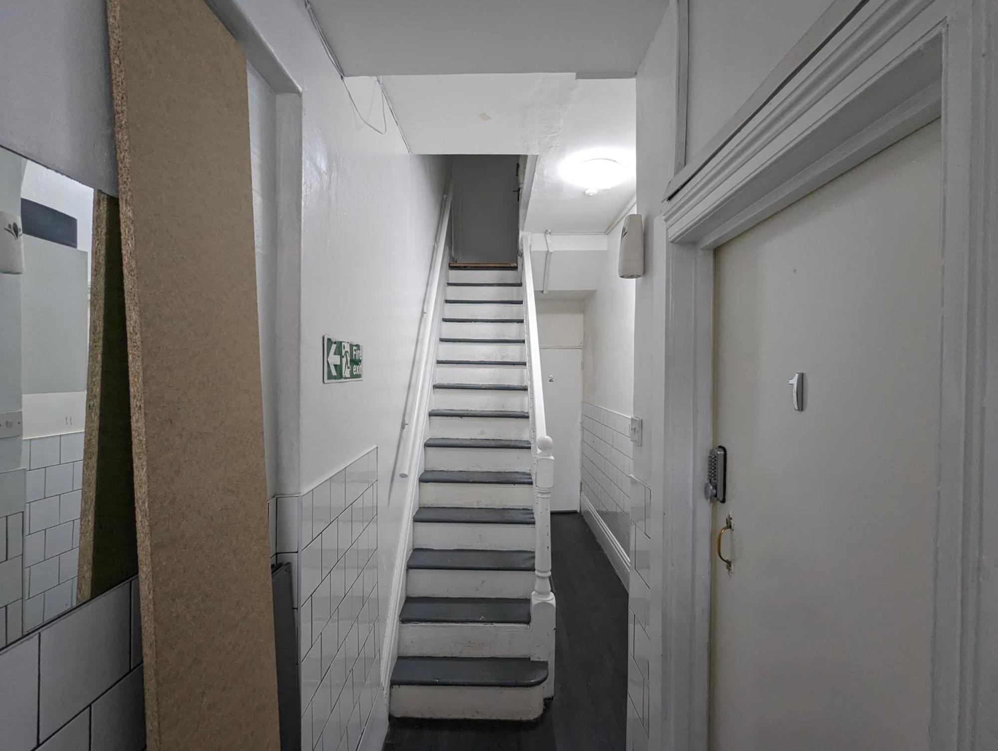 Inner-City Apartments - Basic Amenites Cardiff Kültér fotó