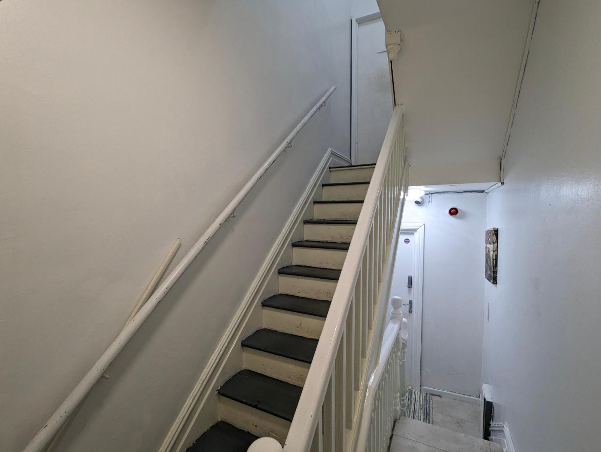 Inner-City Apartments - Basic Amenites Cardiff Kültér fotó